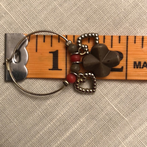 VINTAGE EARRINGS SILVER TONE 1” HOOPS AVOCADO RED BEADS HEARTS DANGLERS - #483 - Picture 9 of 9